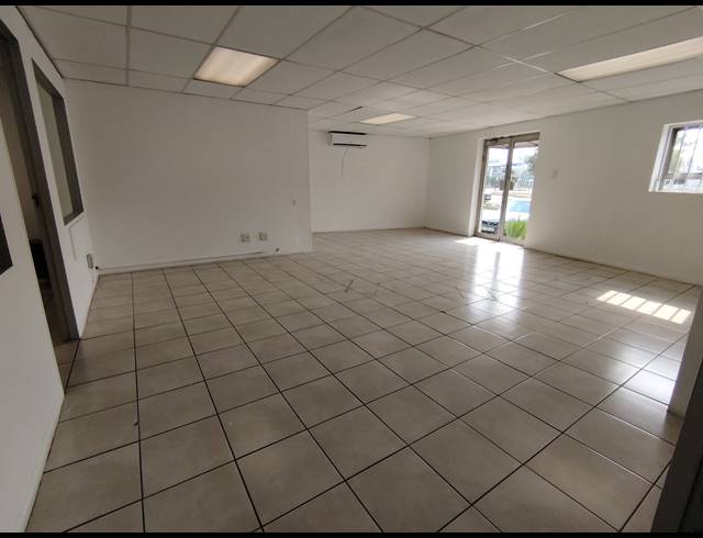 484M² WAREHOUSE TO LET IN DRIEHOEK
